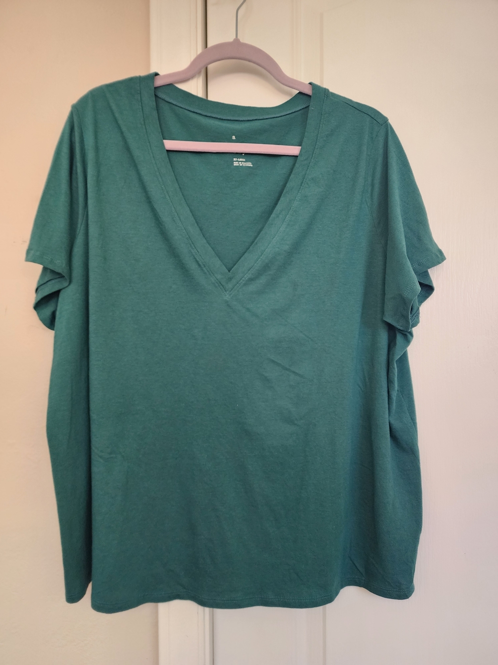 A New Day Hunter Green V- Neck Short Sleeve Women's Tee Size XXL NWT